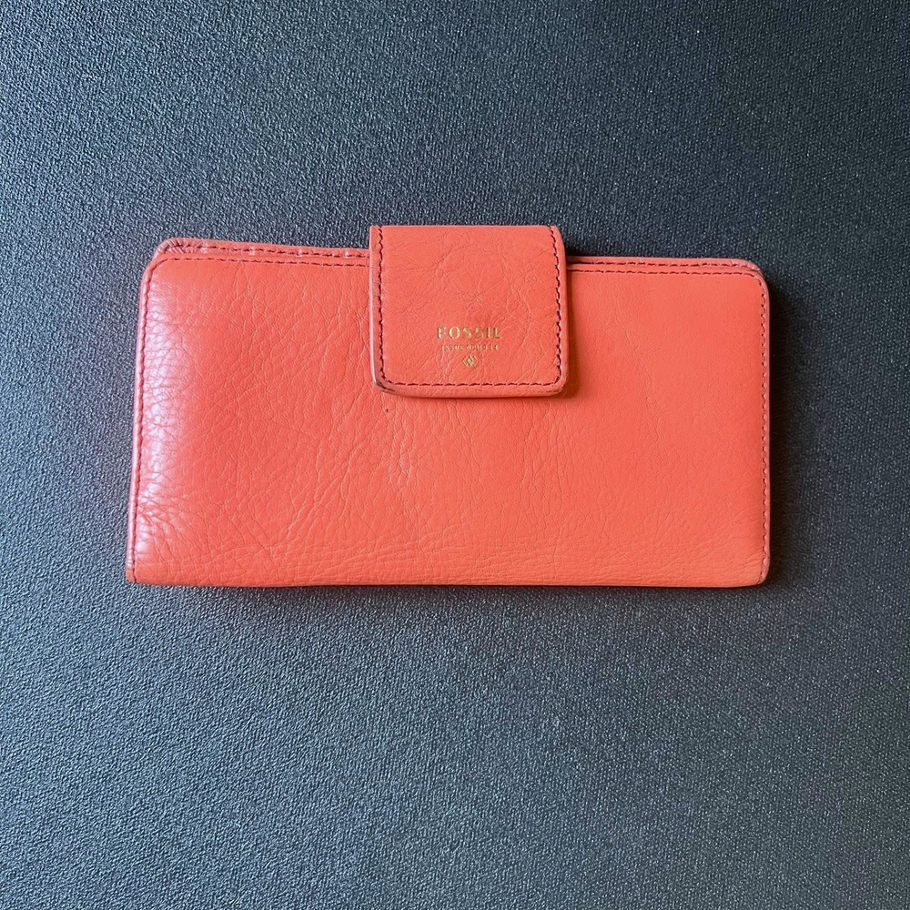 Fossil Logan Slim Tab Wallet Pink Pebbled Leather Bifold ID Window Coins Compart